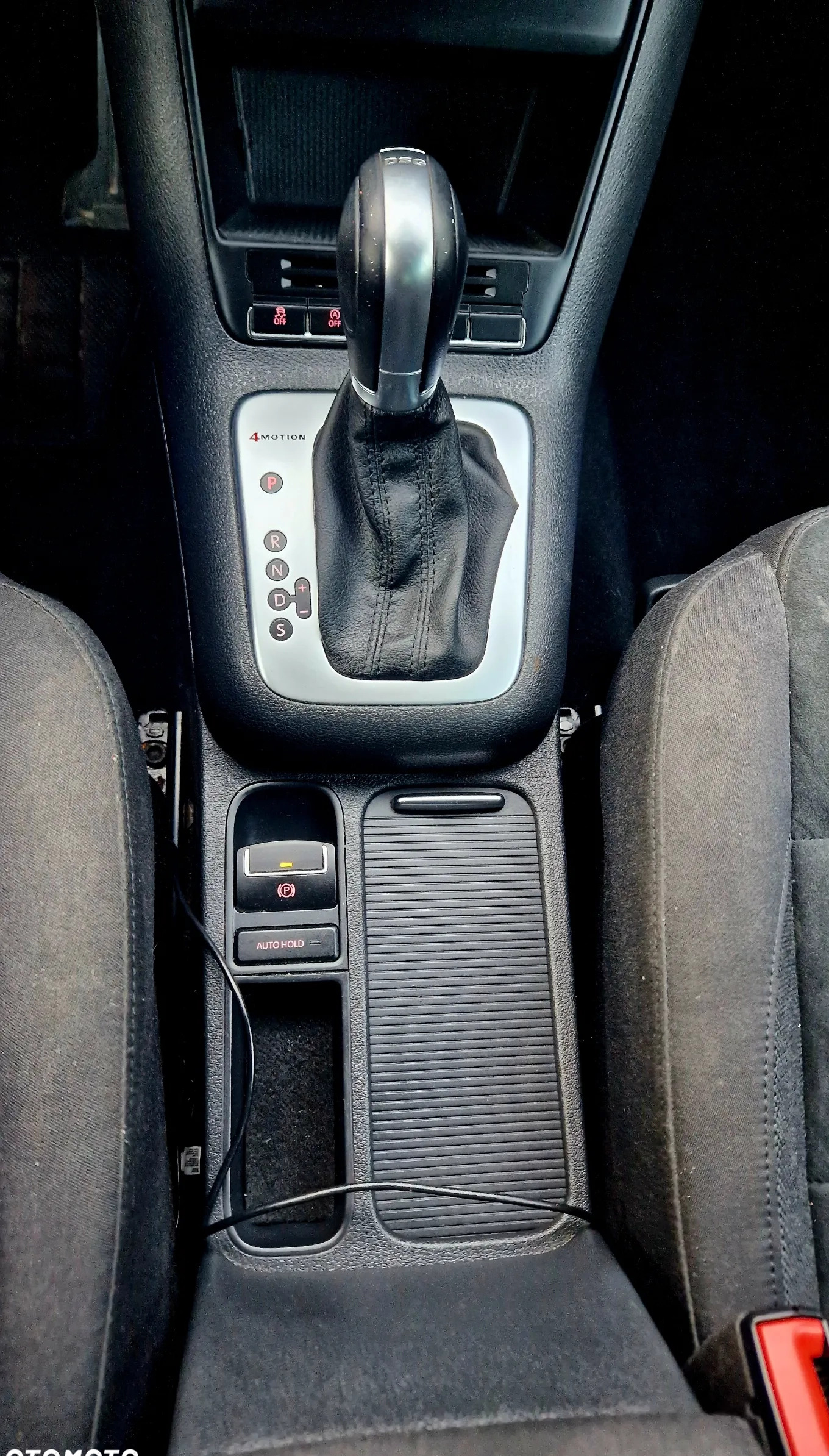 Volkswagen Tiguan cena 82000 przebieg: 102000, rok produkcji 2015 z Sochaczew małe 154